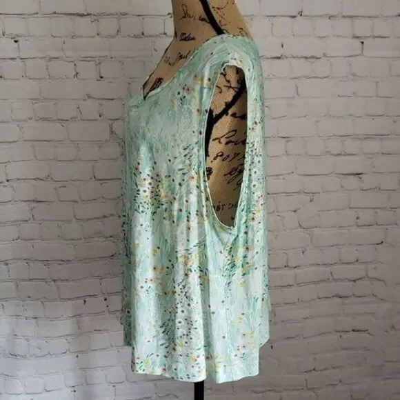 Vintage 1970s Pastel Green Dainty Floral Tank Top - Picture 3 of 12